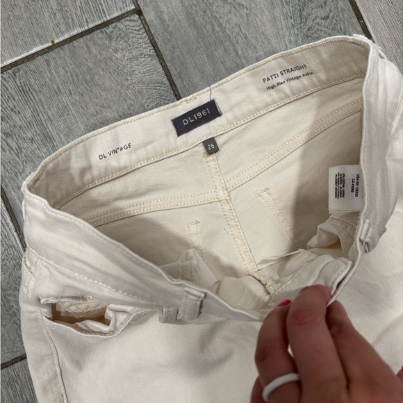 DL1961 Patti Straight High Rise 27" Jeans Size 26 - Picture 6 of 11